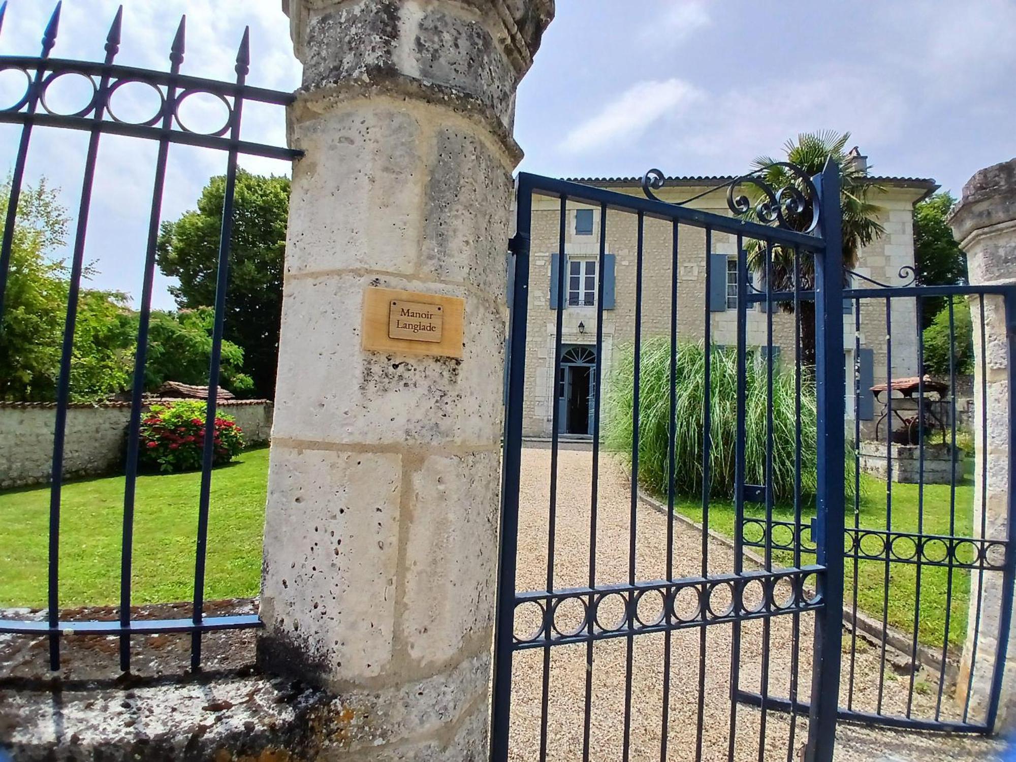 Вілла Langlade Estate Montboyer Екстер'єр фото